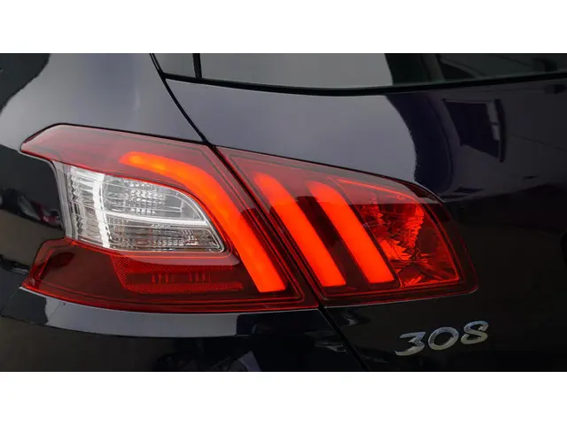 Peugeot 308 1.2 131pk 5Drs PureTech Allure 2016 Benzine 44