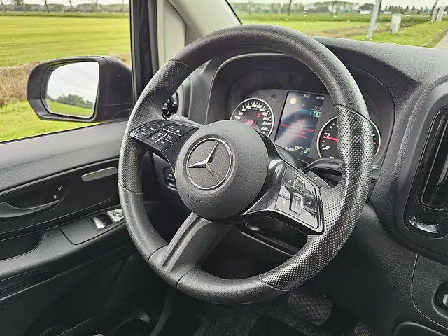 Mercedes-Benz Vito 114 2024 Diesel 9