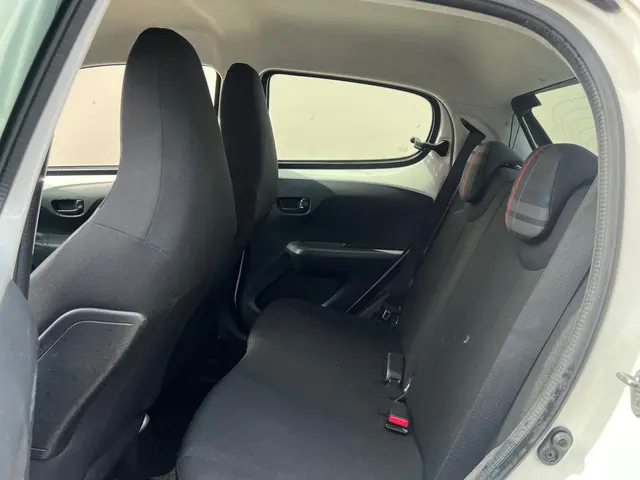 Peugeot 108 1.0 e-VTi Airco & NWE APK 02-2026 2015 Benzine 8
