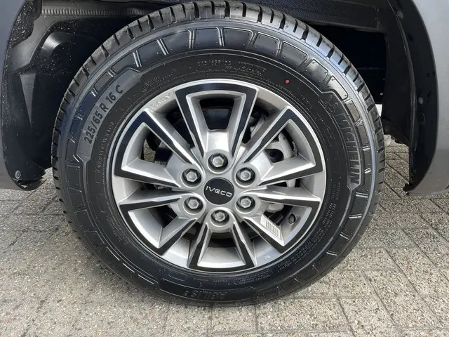 Iveco Daily 35S18HV 3.0 352L H2 2024 Diesel 27