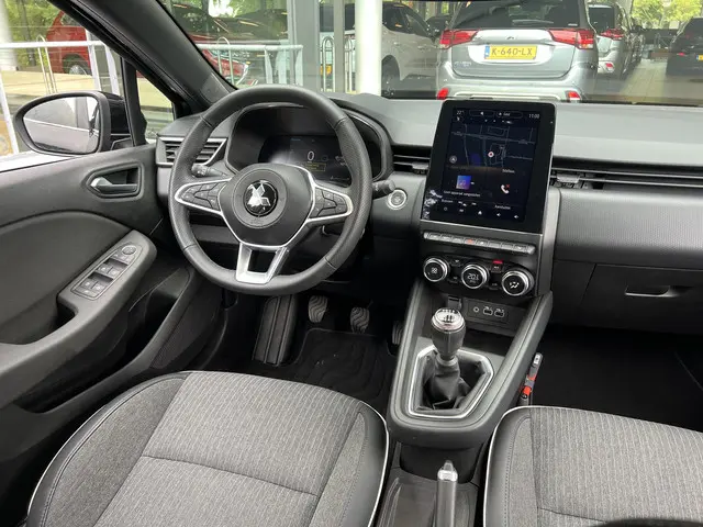 Mitsubishi Colt 1.0T MT First Edition 2024 Benzine 31