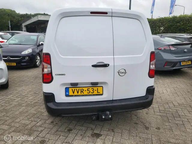 Opel Combo 1.2 PureTech 110 S&S L2 2023 Benzine 15