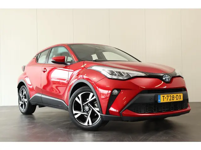 Toyota C-HR 1.8 Hybrid Dynamic, 2023 Hybride Benzine 31