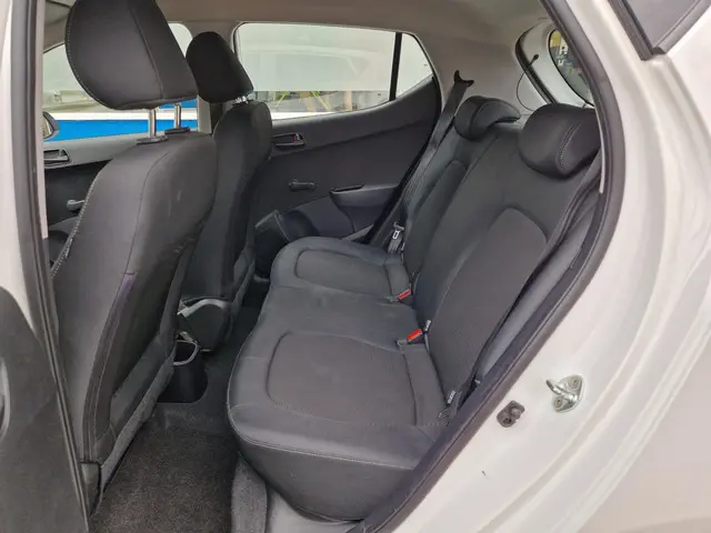 Hyundai i10 1.0i i-Drive 2018 Benzine 6