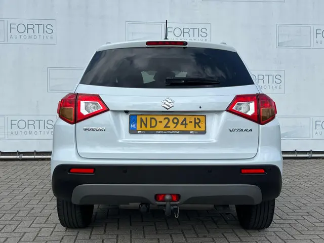Suzuki Vitara 1.6 High Executive 2017 Benzine 13