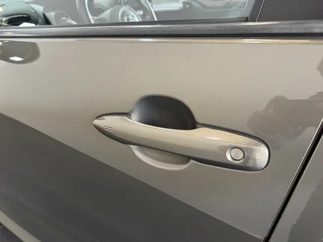 Toyota Yaris 1.5 Hybrid Dynamic 2020 Hybride Benzine 6