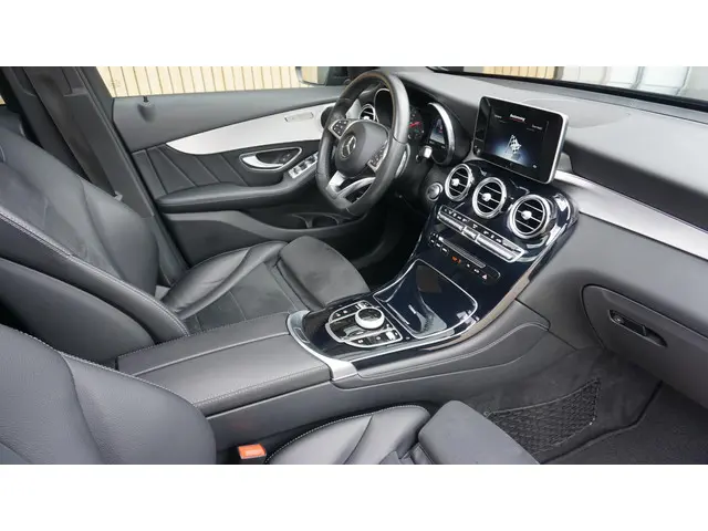 Mercedes-Benz GLC Coupé 300 245pk 4MATIC 2017 Benzine 11