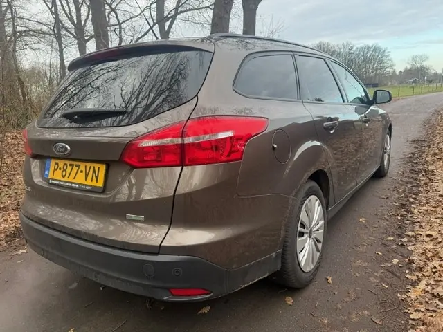 Ford Focus Wagon 1.0 Titanium 2015 Benzine 25
