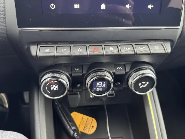 Mitsubishi Colt 1.6 HEV INSTYLE 2024 Hybride Benzine 26