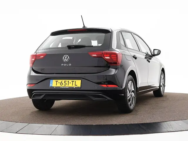 Volkswagen Polo 1.0TSI/95PK Life 2023 Benzine 2