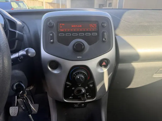 Peugeot 108 1.0 e-VTi Blue Lion 2017 Benzine 8