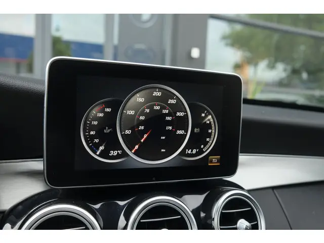 Mercedes-Benz C-Klasse C200 AMG 184pk 2017 Benzine 30