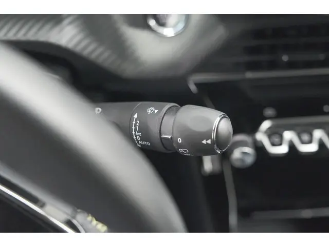 Peugeot 2008 PureTech 130 EAT8 GT 2024 Benzine 40