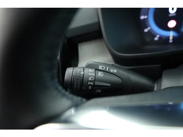 Volvo XC40 2.0 B3 Ultimate Dark 2025 Hybride Benzine 12