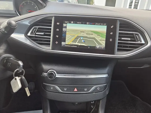 Peugeot 308 SW 1.2 PureTech Blue Lease 2015 Benzine 11