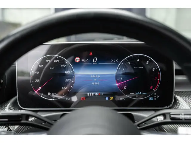 Mercedes-Benz C-Klasse 300 AMG Line 2021 Benzine 32