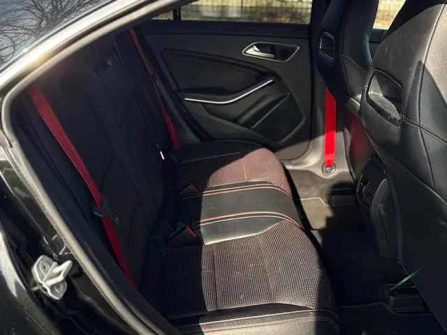Mercedes-Benz CLA AMG 45 4MATIC 2015 Benzine 5