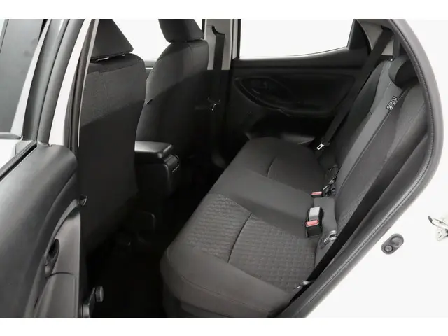 Toyota Yaris 1.5 Hybrid Comfort wit 2022 Hybride Benzine 14