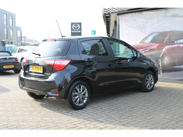 Toyota Yaris 1.5 Hybrid Dynamic 2019 Hybride Benzine 6