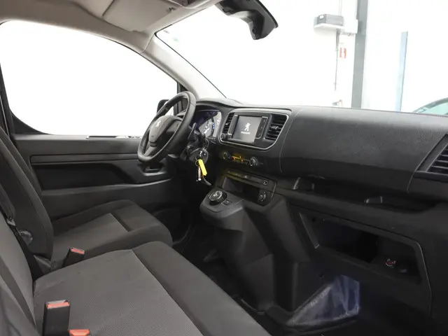 Peugeot Expert 2.0 BlueHDI 145PK L3 2023 Diesel 39