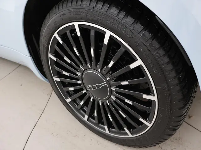 Fiat 500e 42 kWh Aut. *CELESTIAL BLUE* 2021 Elektrisch 30