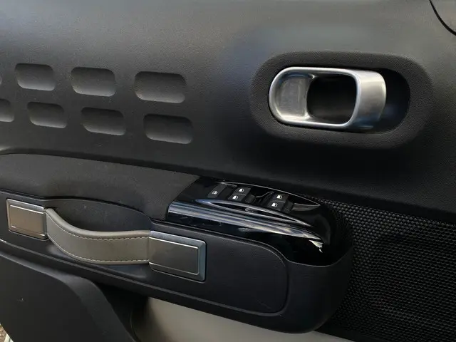 Citroën C3 1.2 PureTech Shine 2017 Benzine 21