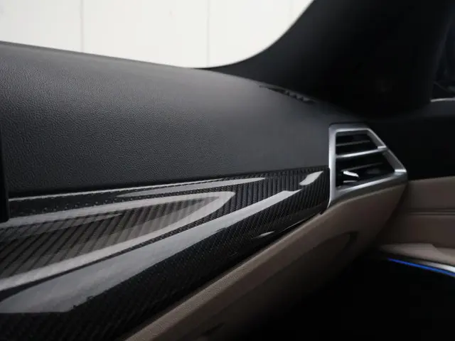 BMW 3 Serie Touring 330e 2025 Hybride Benzine 30