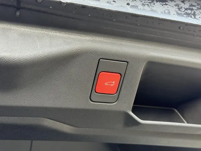 Peugeot 5008 1.2 Hybrid 145 GT 2025 Hybride Benzine 19