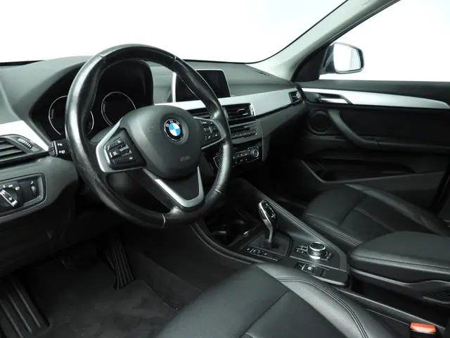BMW X1 sDrive20i High Executive 2018 Benzine 6