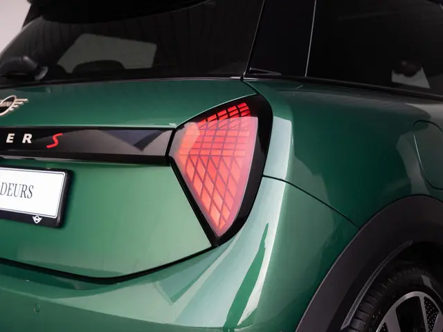 MINI 3-Deurs Cooper S 2025 Benzine 14