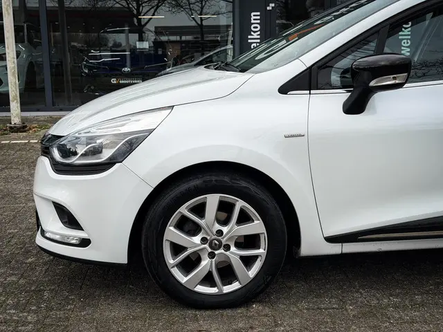 Renault Clio Estate 0.9 TCe Limited 2019 Benzine 6