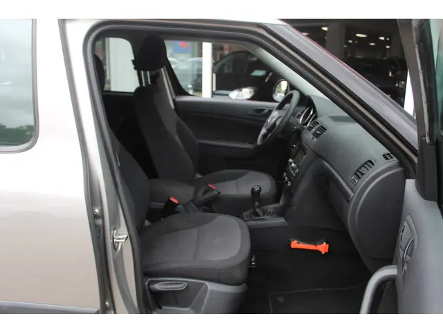Škoda Yeti 1.2 TSI Adventure//Airco//Cruise//Navi! 2013 Benzine 21