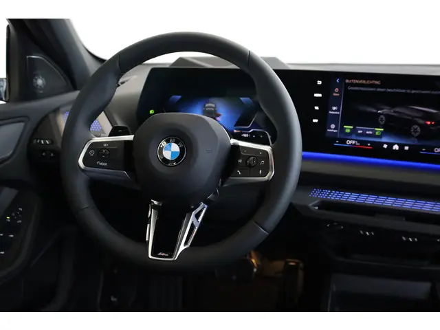 BMW 1 Serie 120 2025 Benzine 11