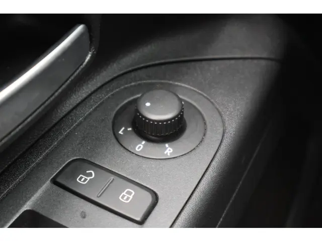 Volkswagen up! 1.0 BMT high up! 2019 Benzine 27