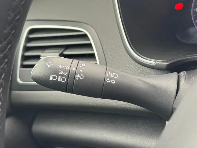 Renault Mégane Estate TCe EDC 140 Intens 2021 Benzine 14