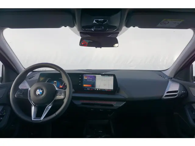 BMW 1 Serie 120 2025 Benzine 13