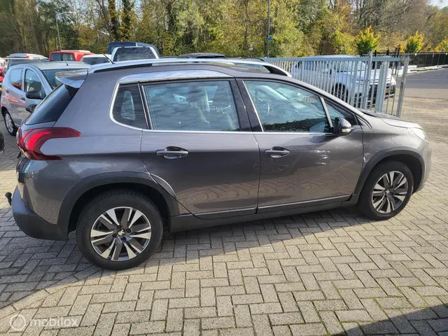 Peugeot 2008 1.2 PureTech Allure 2016 Benzine 10