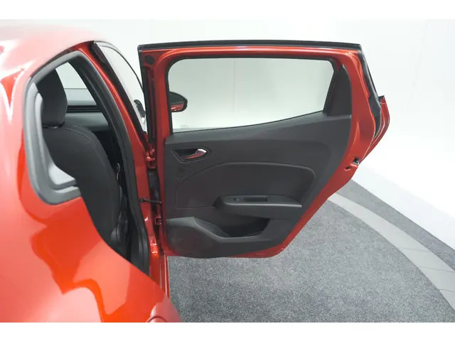 Renault Clio TCe 90 GPF Evolution 2024 Benzine 67