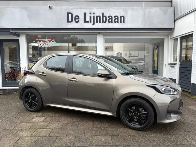 Toyota Yaris 1.5 Hybrid Dynamic 2023 Hybride Benzine 8