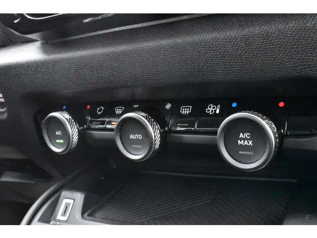 Citroën C4 Puretech 130 EAT8 Shine 2021 Benzine 21