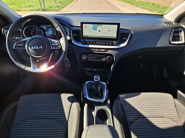 Kia Ceed 1.0 T-GDi !! 6000 km !! 2022 Benzine 15