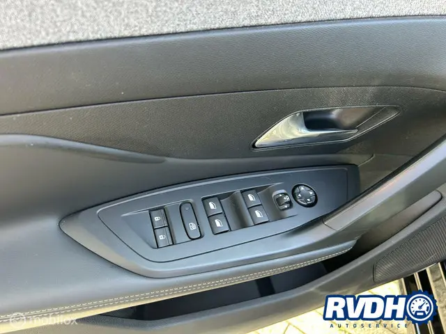 Peugeot 308 1.5 BlueHDi Allure Pack Business 2022 Diesel 21