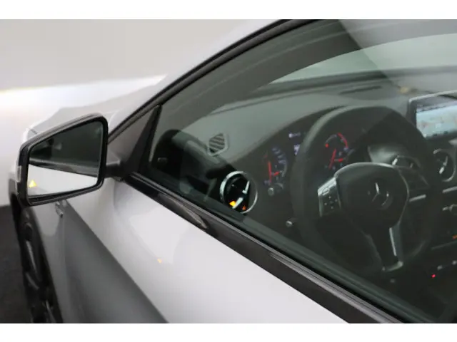 Mercedes-Benz GLA AMG 45 4Matic Edition 1 2014 Benzine 22