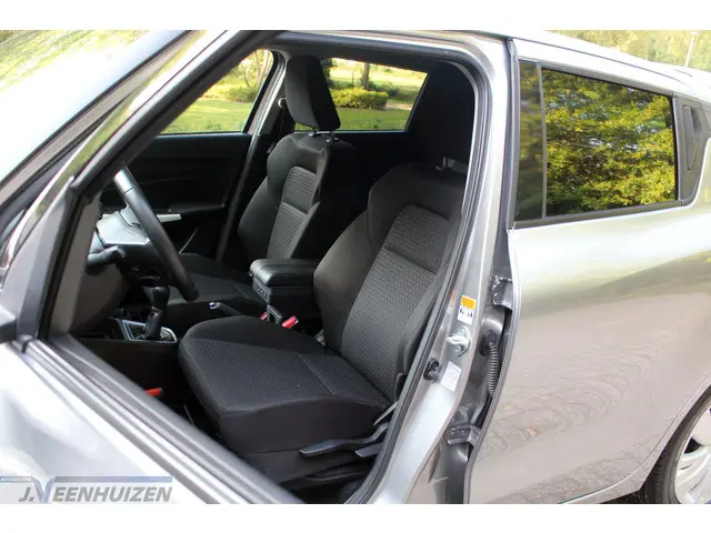 Suzuki Swift 1.2 Select 2018 Benzine 4