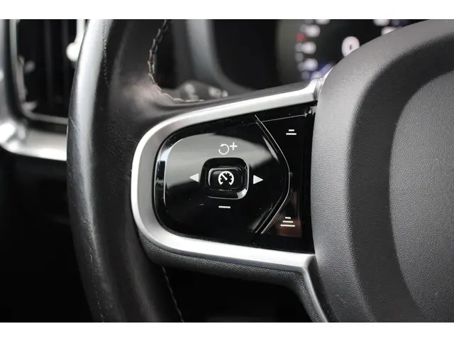 Volvo S60 2.0 B3 R-Design 2021 Benzine 27