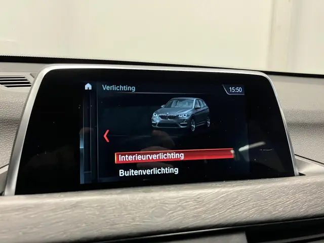 BMW X1 xDrive20i High Executive 2018 Benzine 22