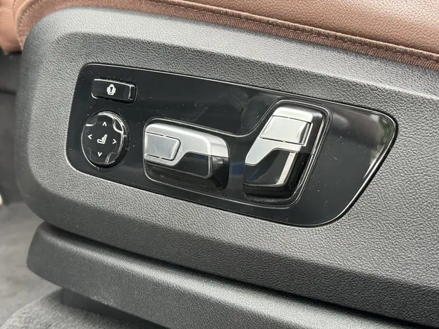 BMW X5 xDrive40i High Executive 7p. 2019 Benzine 44