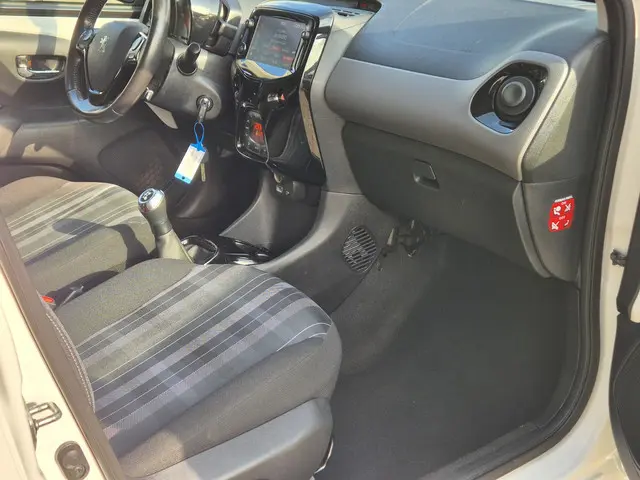 Peugeot 108 1.0 e-VTi Allure 2019 Benzine 3