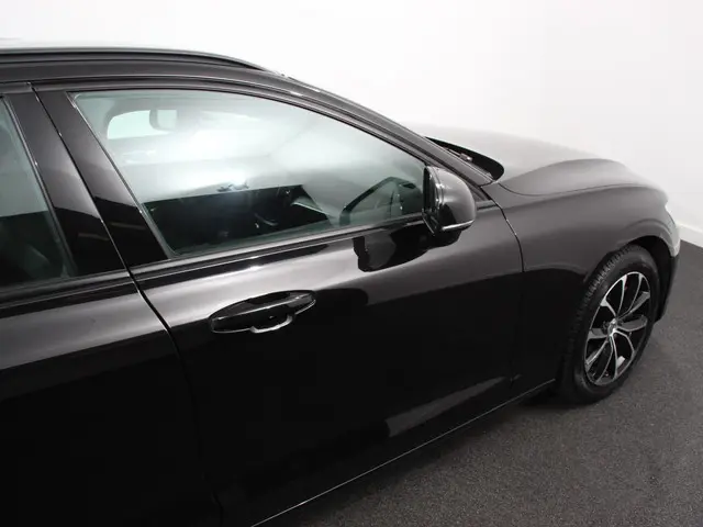 Volvo V60 2.0 B3 Automaat Momentum 2021 Benzine 25