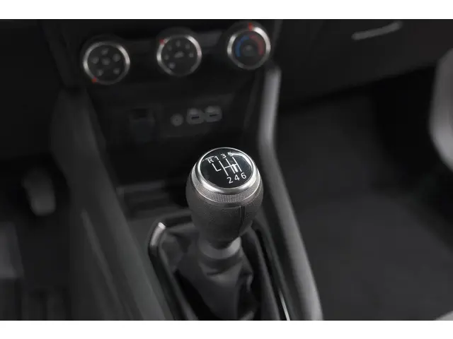 Renault Clio TCe 90 GPF Evolution 2024 Benzine 42